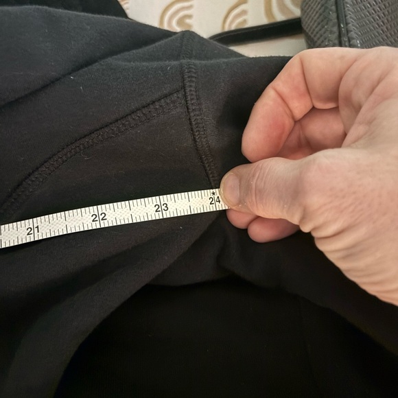 Lululemon Womens 6 Cowl Neck Double Front Zippered Pocket Black Sweatshirt - Picture 6 of 10